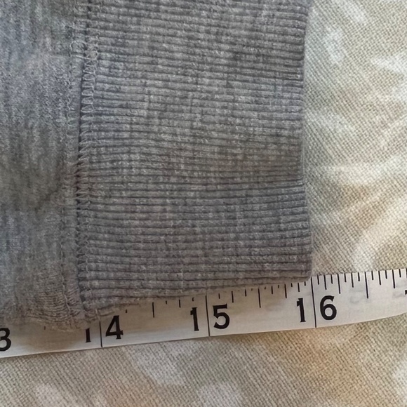 Classic WeSC Icon Crewneck Unisex Tween Sweatshirt, Medium 10 - Picture 12 of 12